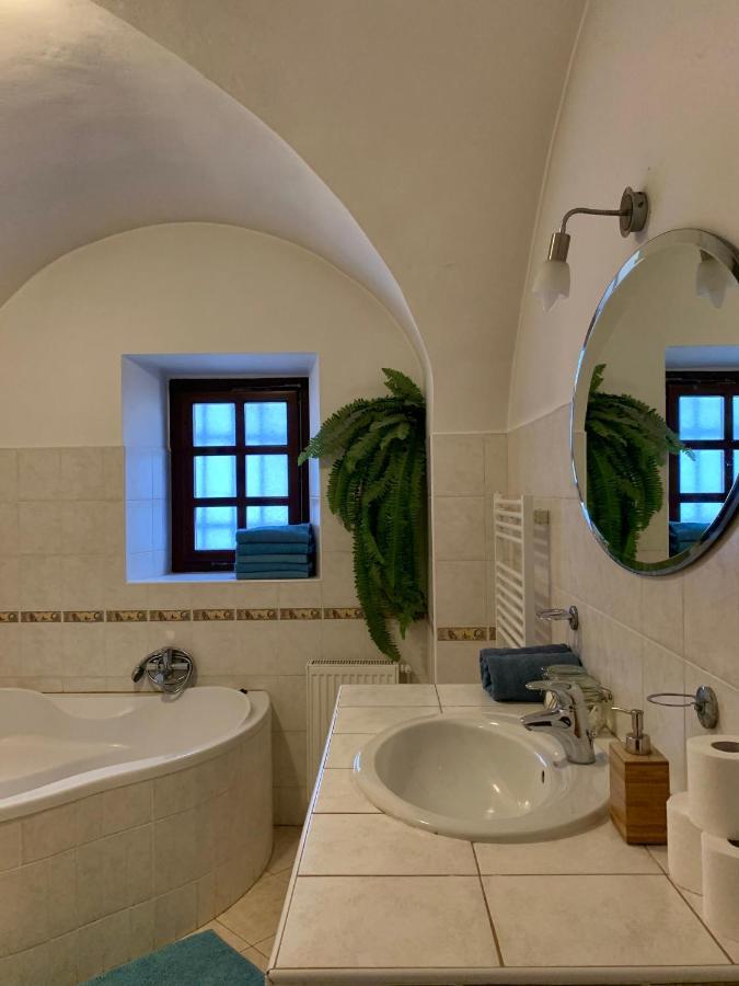 Vip Miku Apartman 2 Mikulov Exteriör bild